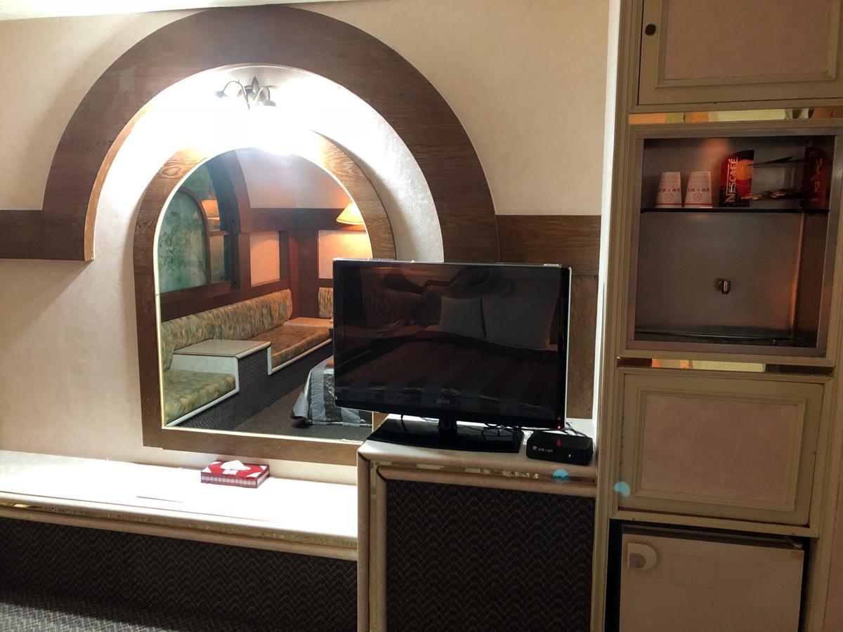 Cyue Chao Hotel Taoyuan Extérieur photo