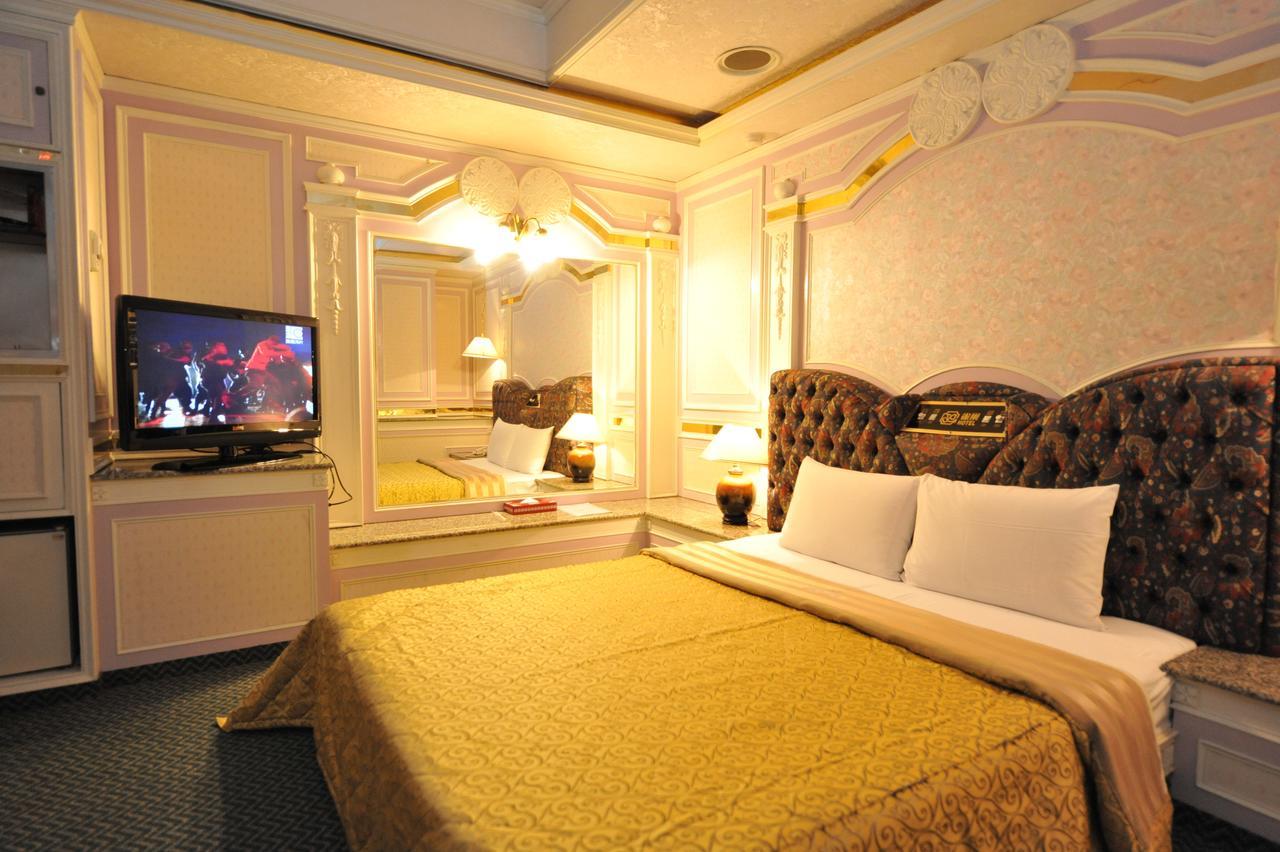 Cyue Chao Hotel Taoyuan Extérieur photo