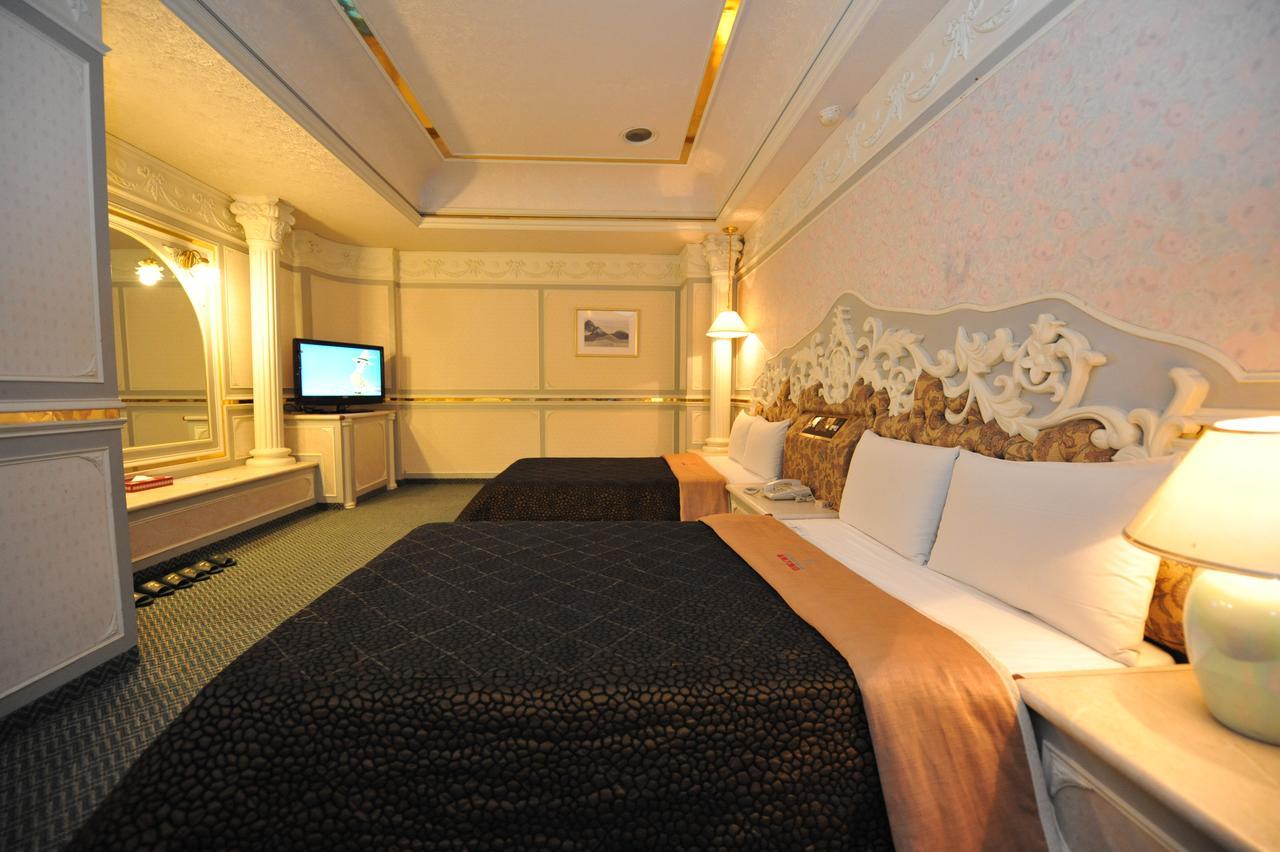 Cyue Chao Hotel Taoyuan Extérieur photo